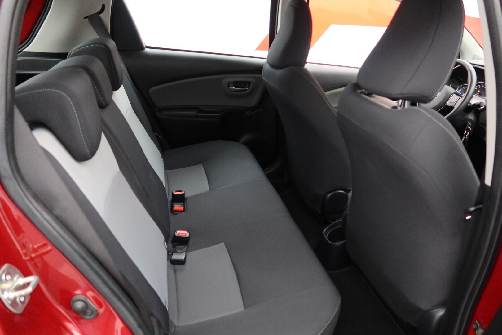 TOYOTA Yaris 2018