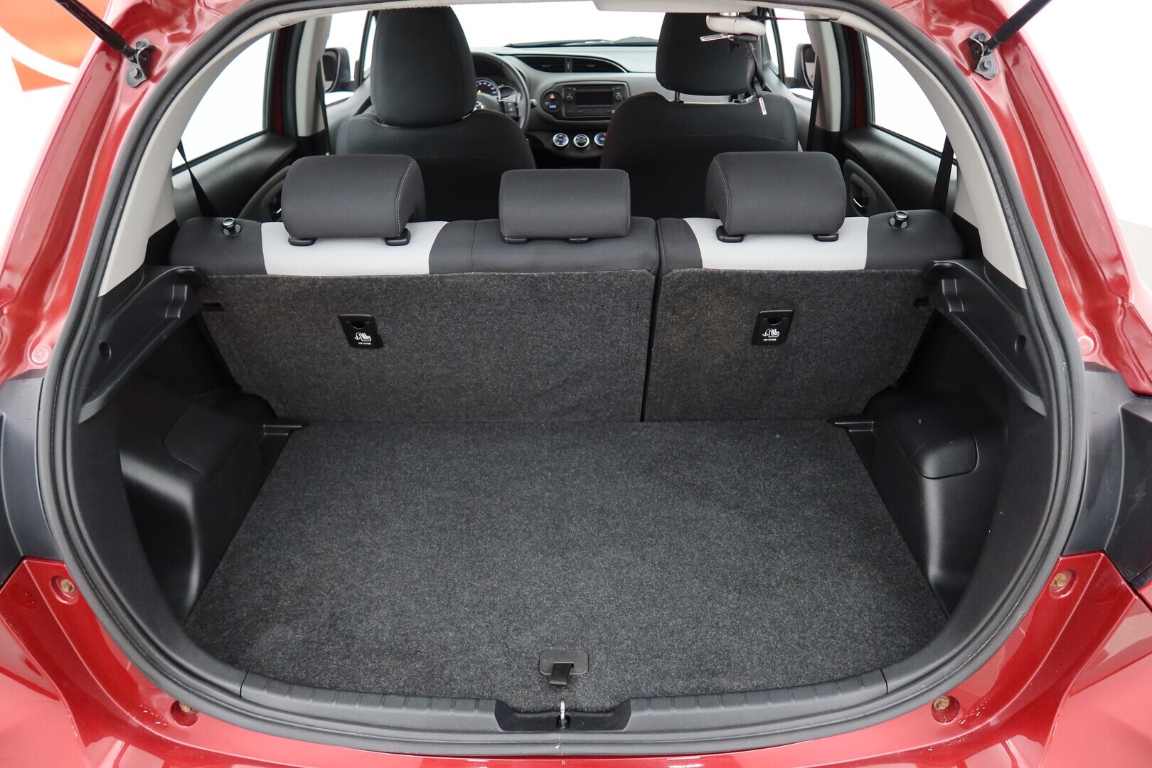 TOYOTA Yaris 2018