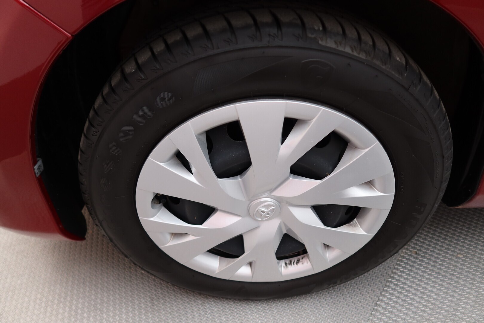TOYOTA Yaris 2018