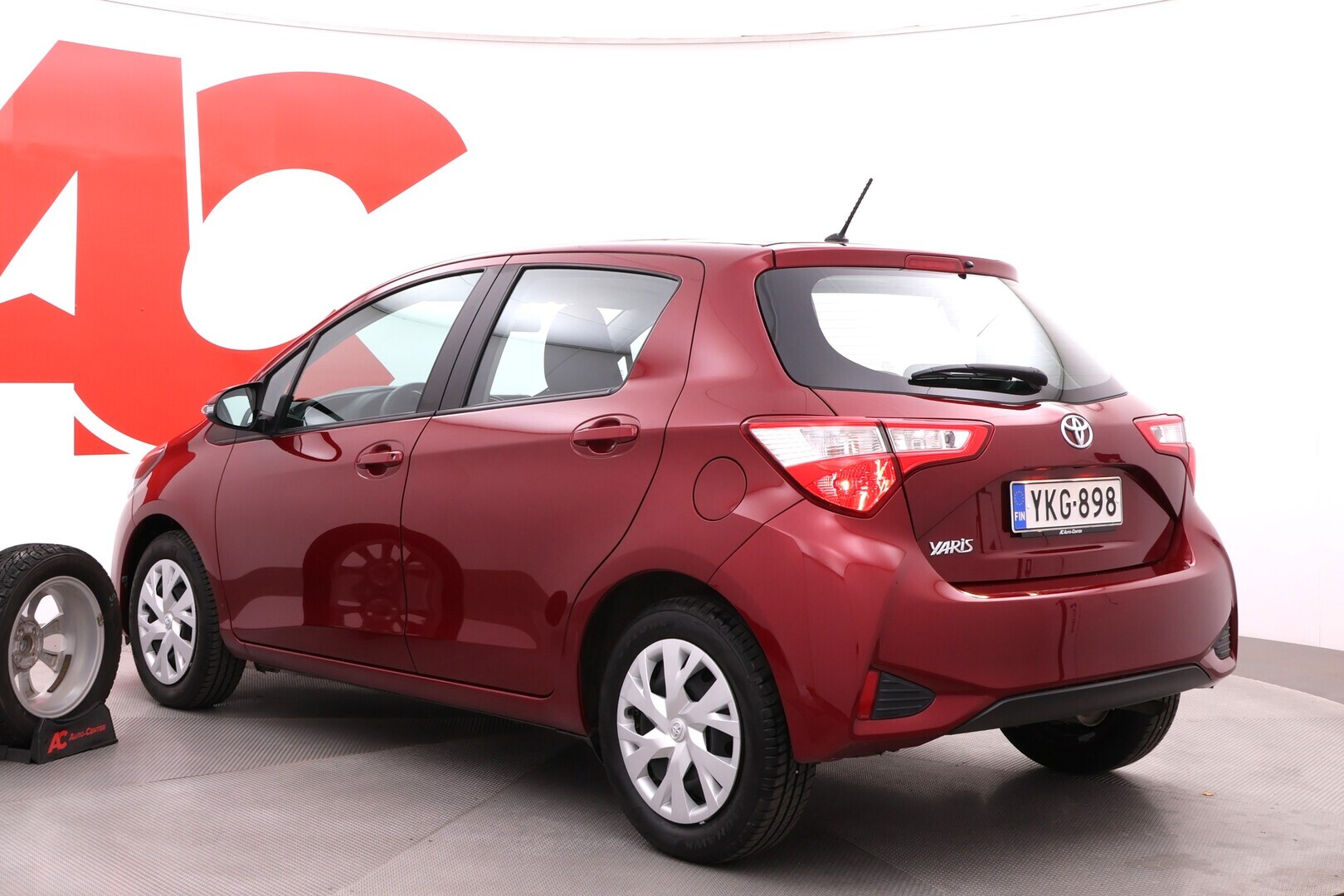 TOYOTA Yaris 2018