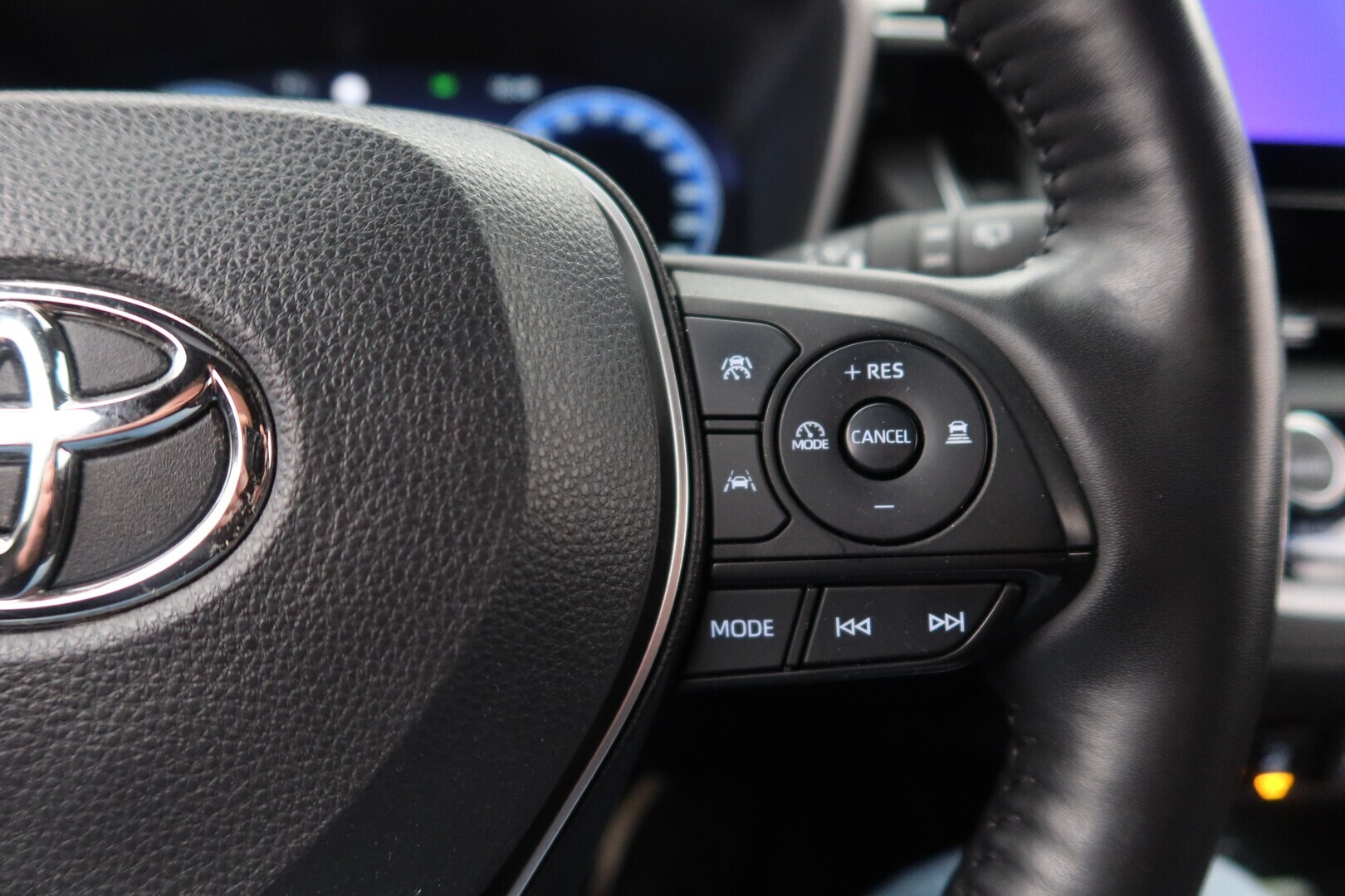 TOYOTA Corolla Cross 2023