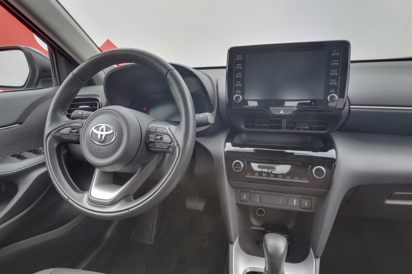 TOYOTA Yaris Cross 2024
