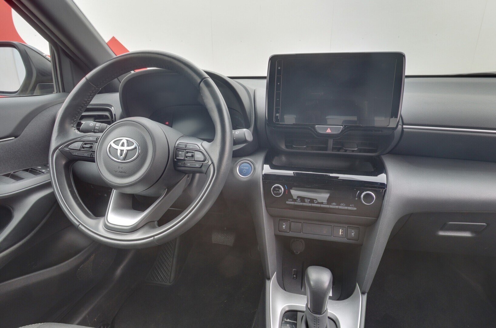 TOYOTA Yaris Cross 2024