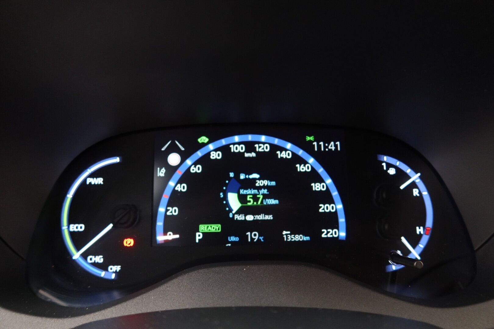 TOYOTA Yaris Cross 2024