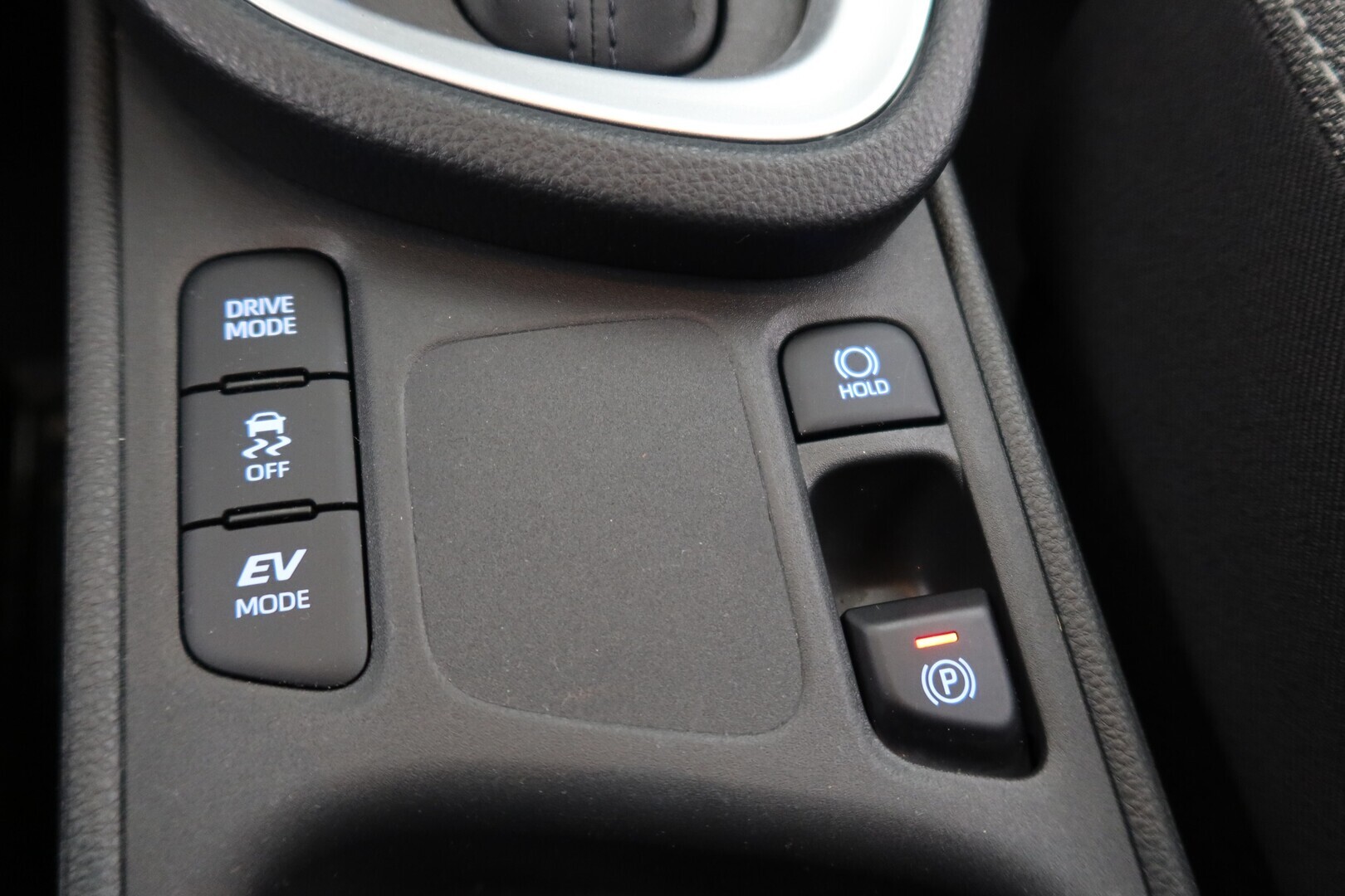 TOYOTA Yaris Cross 2024
