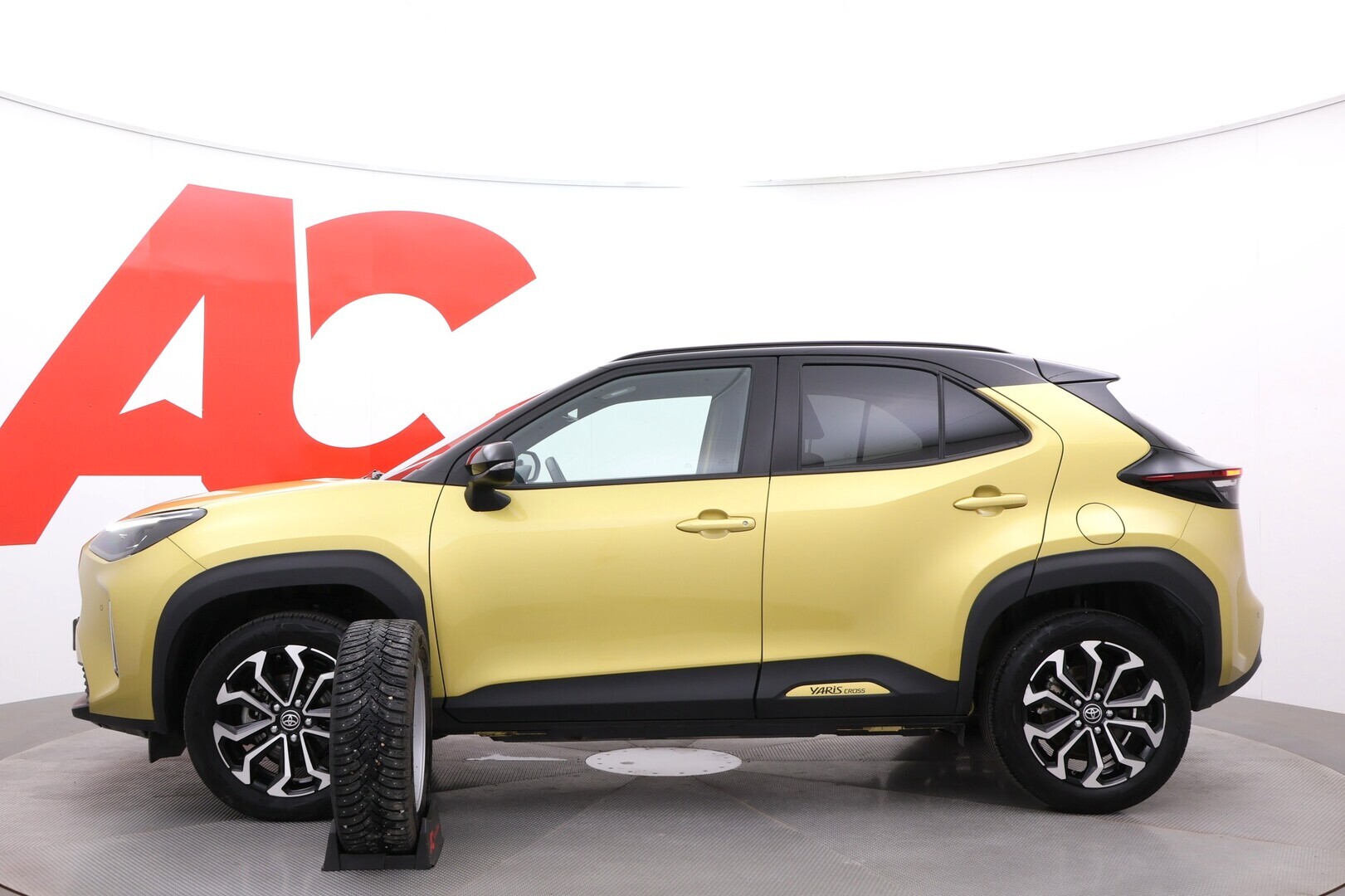 TOYOTA Yaris Cross 2024