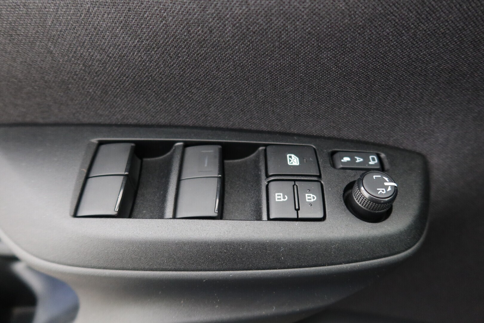 TOYOTA Yaris Cross 2024