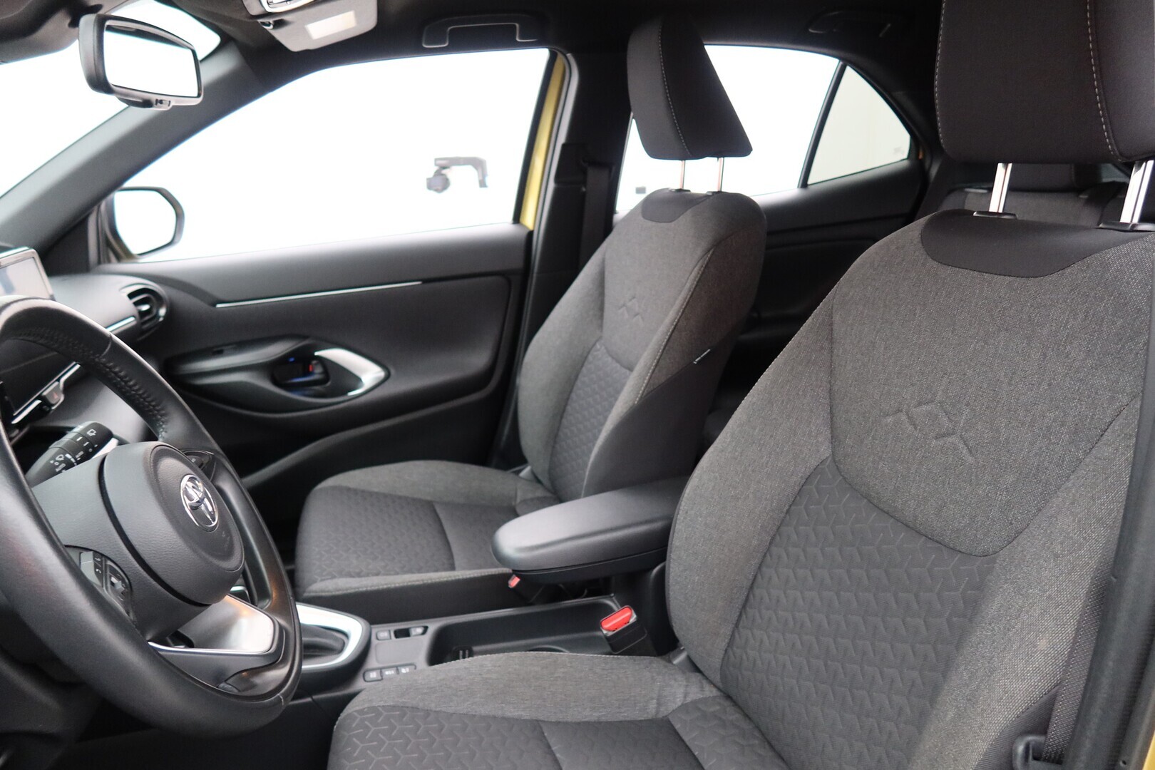 TOYOTA Yaris Cross 2024