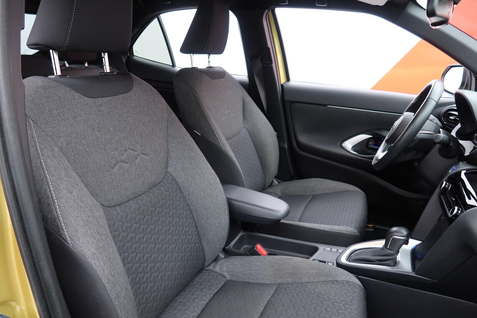 TOYOTA Yaris Cross 2024