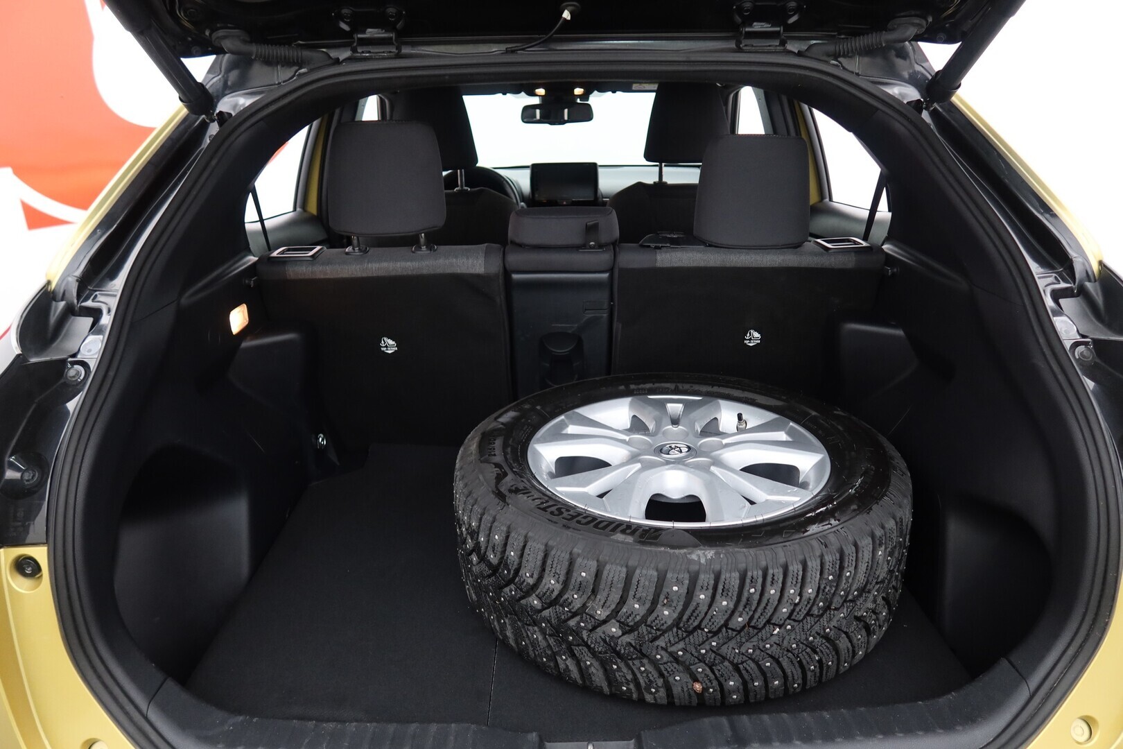 TOYOTA Yaris Cross 2024