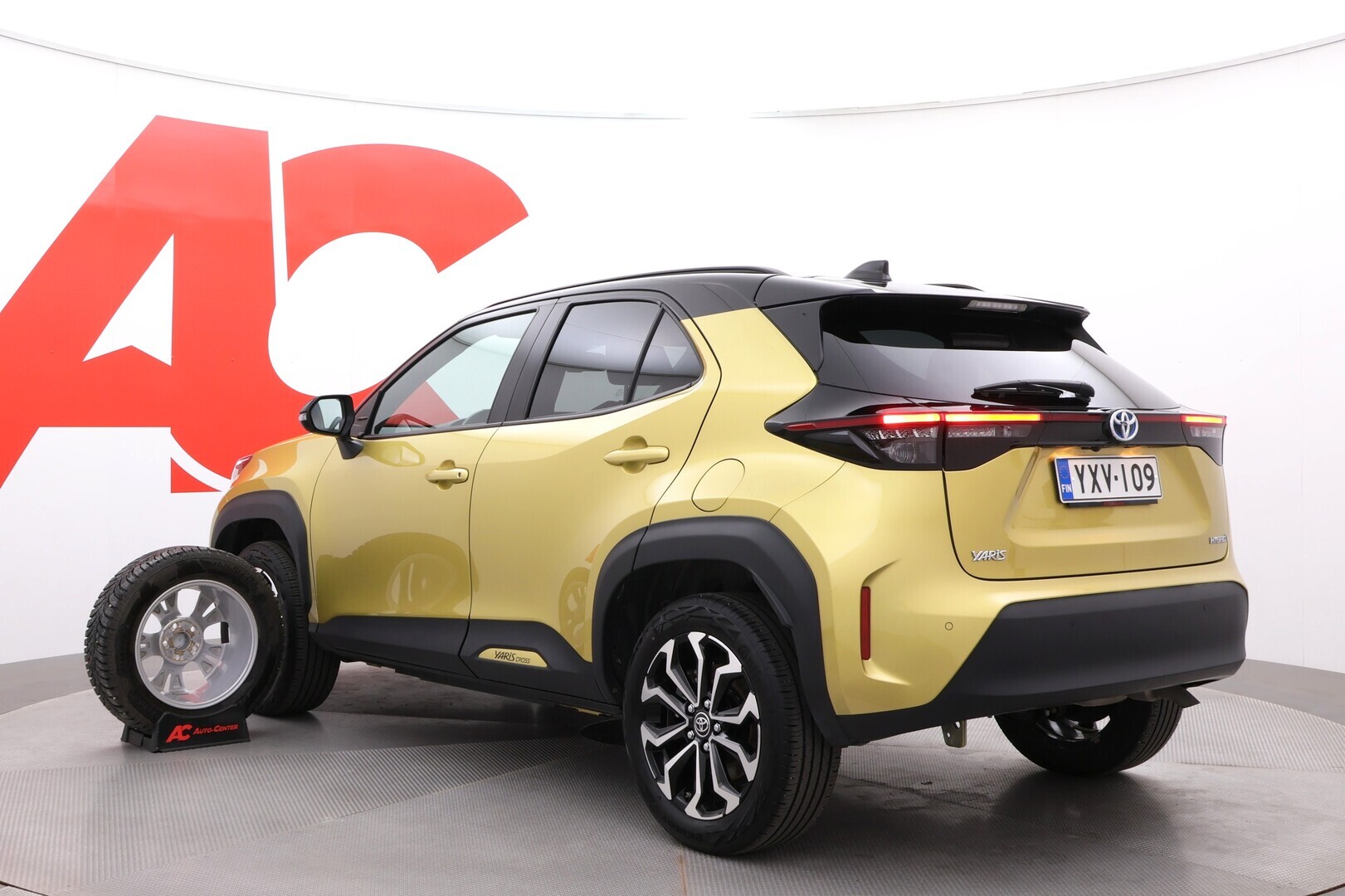 TOYOTA Yaris Cross 2024
