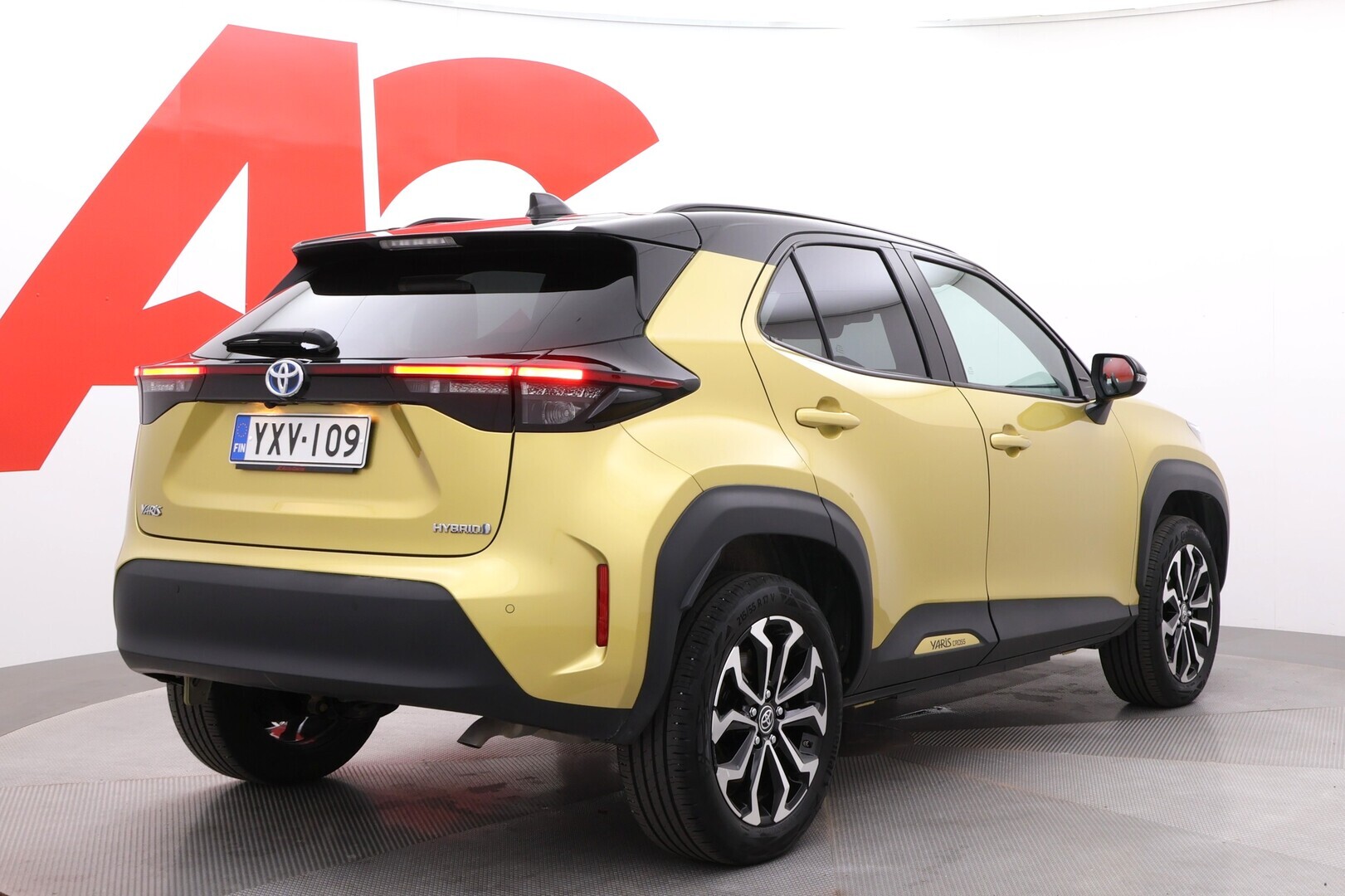TOYOTA Yaris Cross 2024