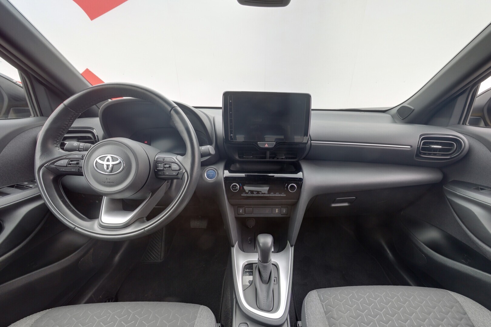 TOYOTA Yaris Cross 2024
