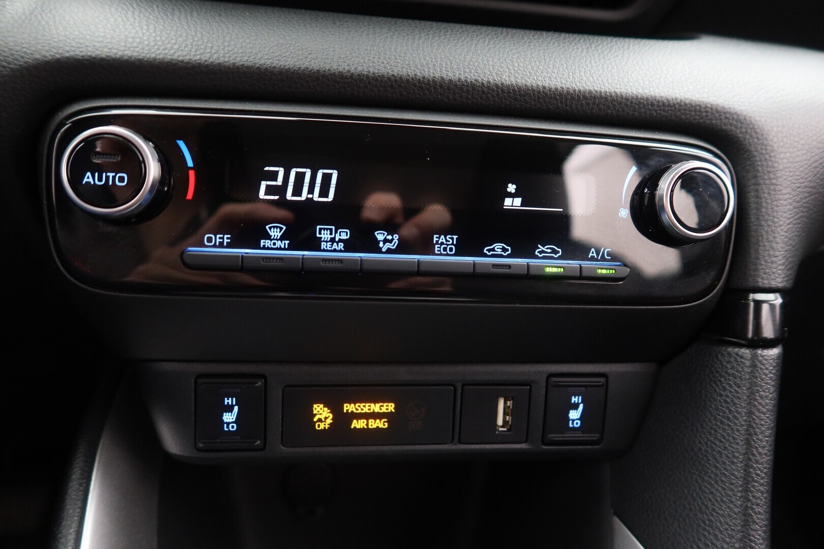 TOYOTA Yaris 2024