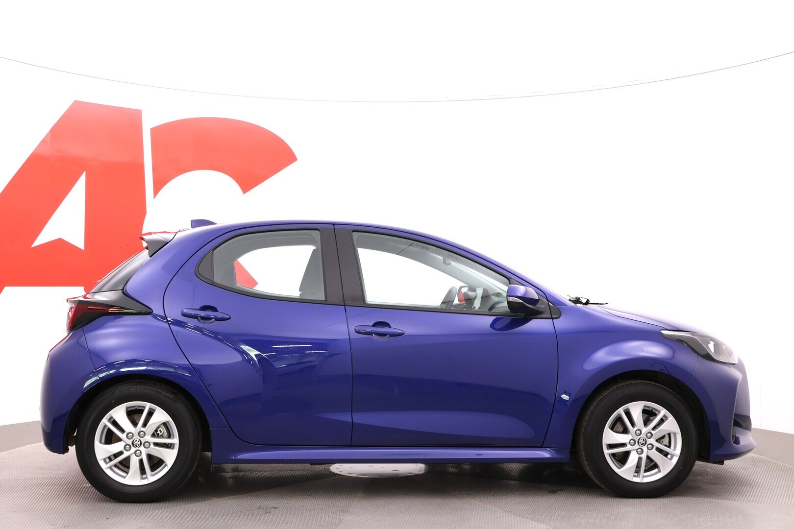 TOYOTA Yaris 2024