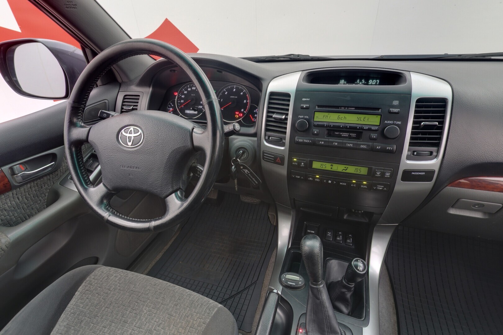 TOYOTA Land Cruiser 2005