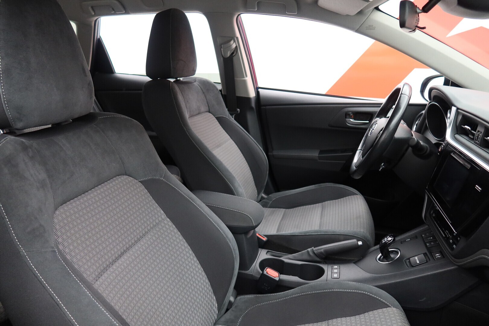 TOYOTA Auris 2018