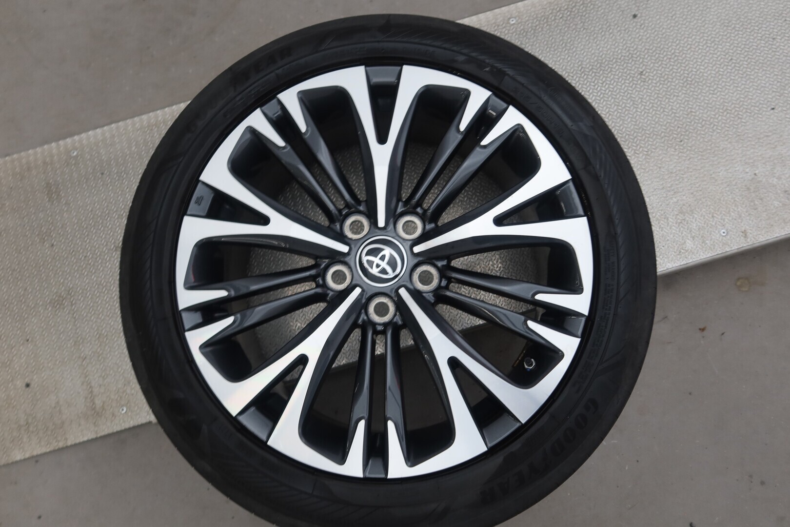 TOYOTA Yaris Cross 2022