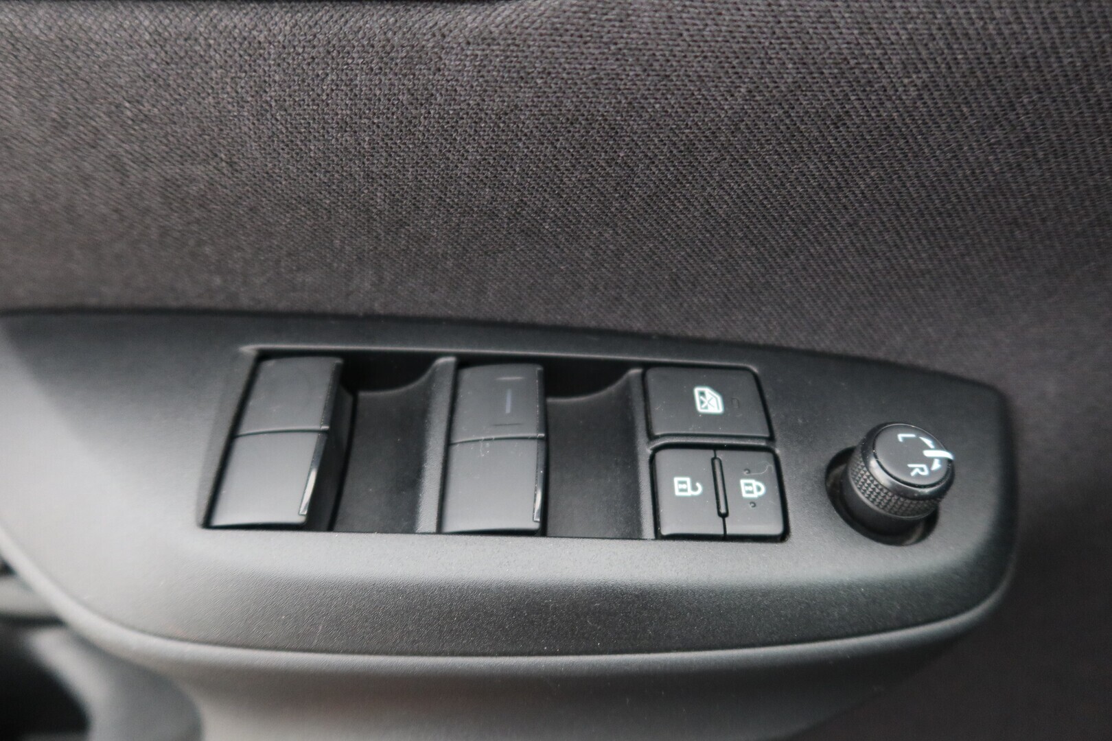 TOYOTA Yaris 2023