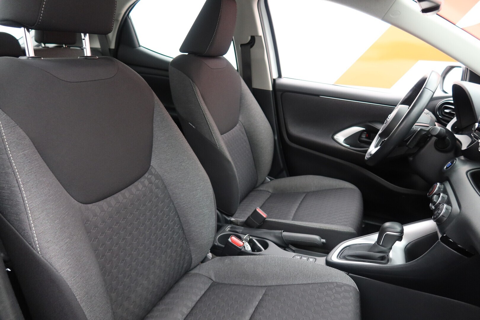 TOYOTA Yaris 2023