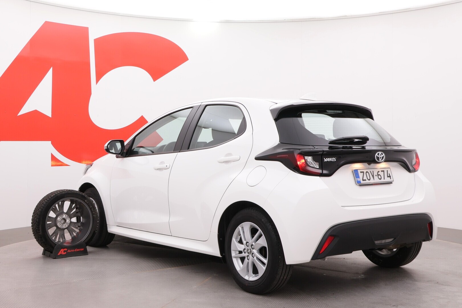 TOYOTA Yaris 2023