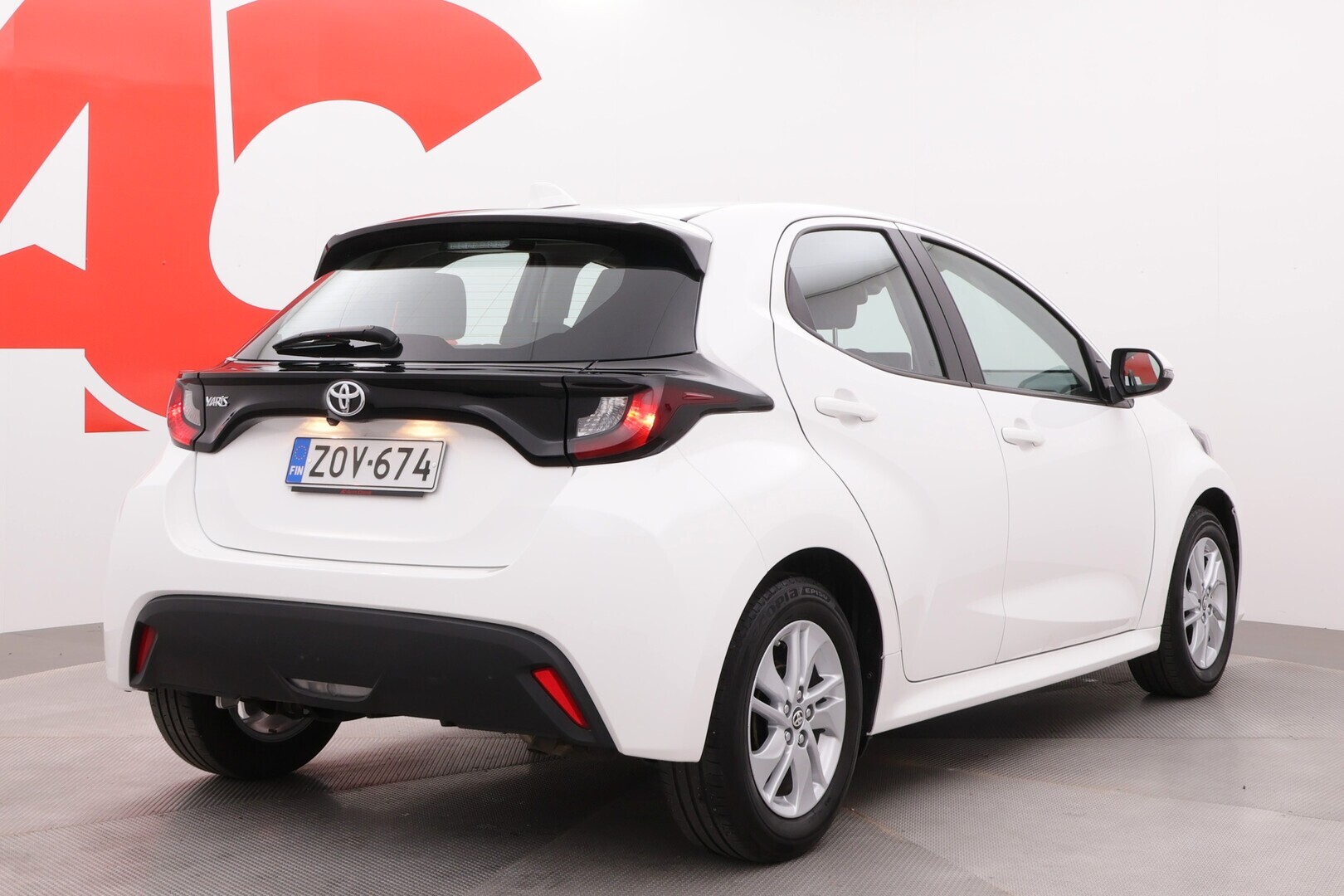 TOYOTA Yaris 2023