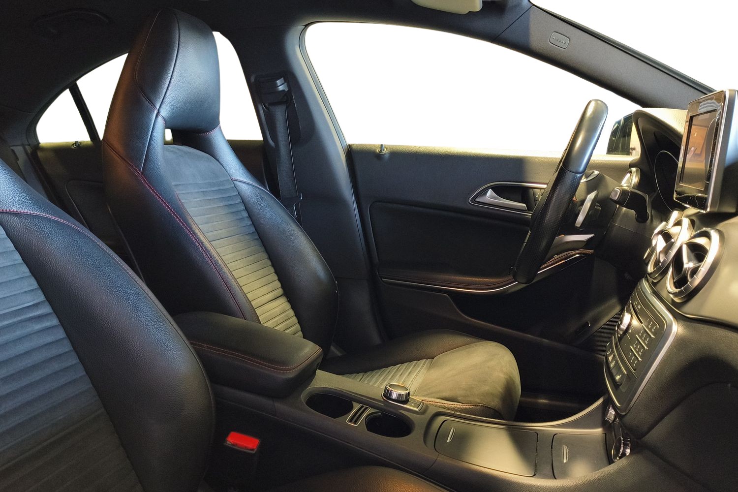 MERCEDES-BENZ CLA 2015