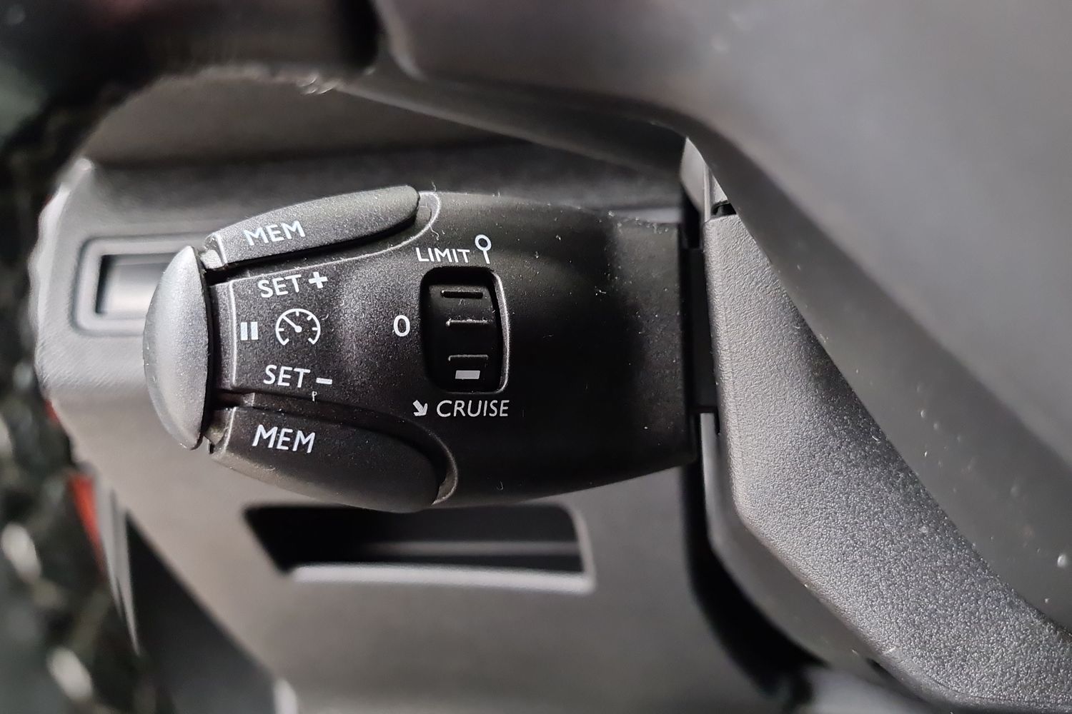 PEUGEOT 3008 2019