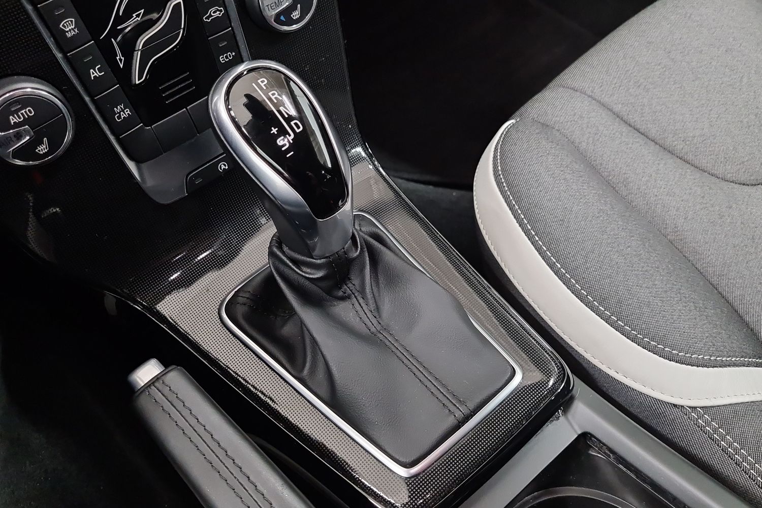 VOLVO V40 Cross Country 2019