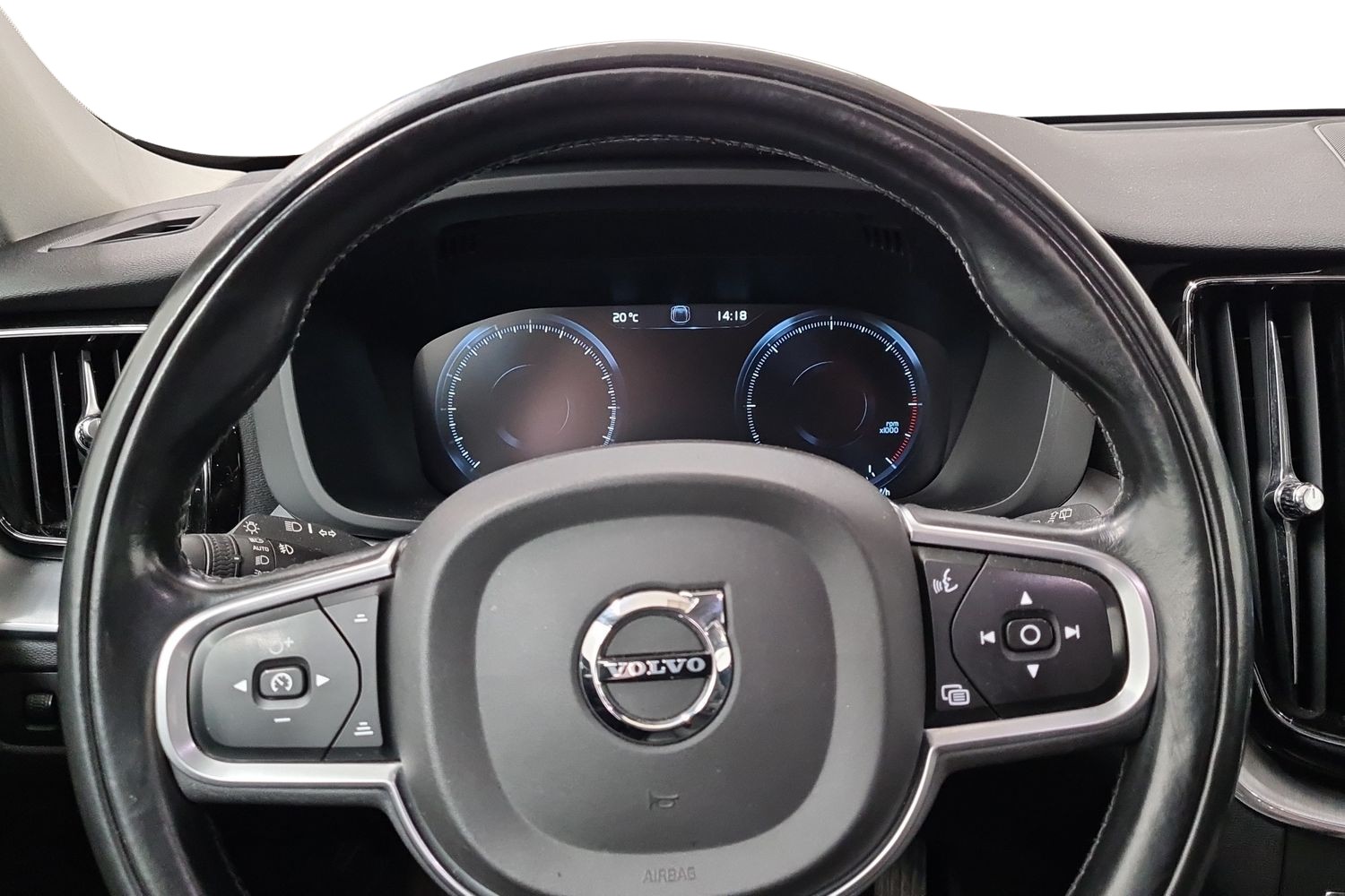 VOLVO XC60 2018