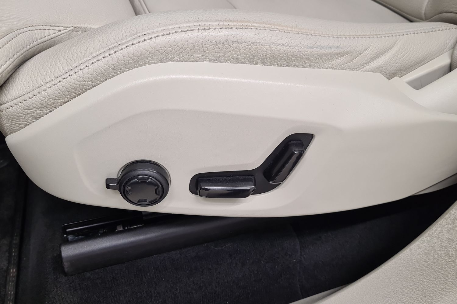 VOLVO XC90 18