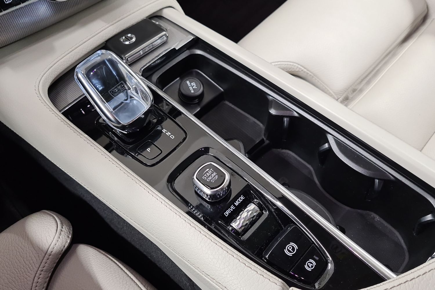 VOLVO XC90 23