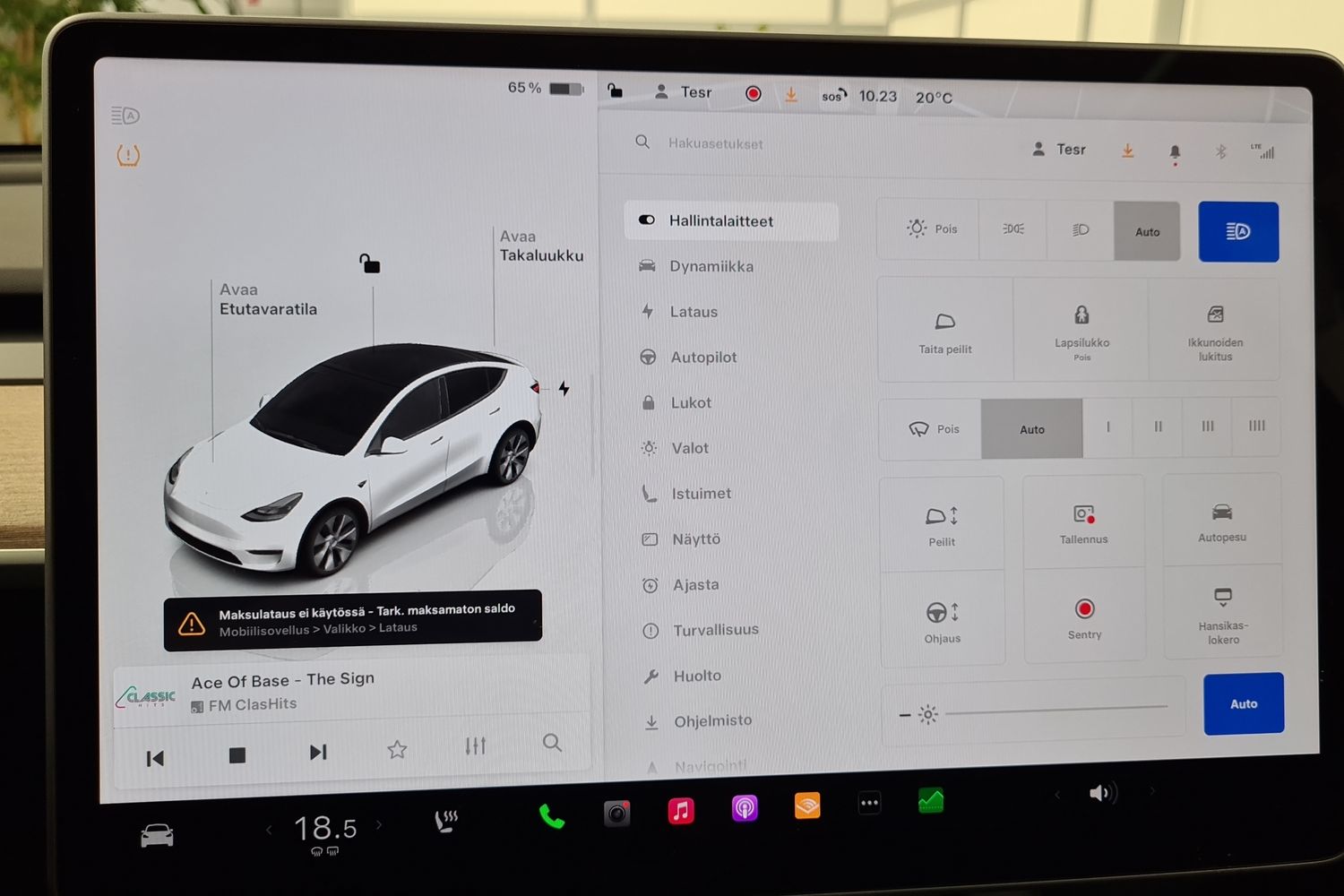 TESLA Model Y 2023