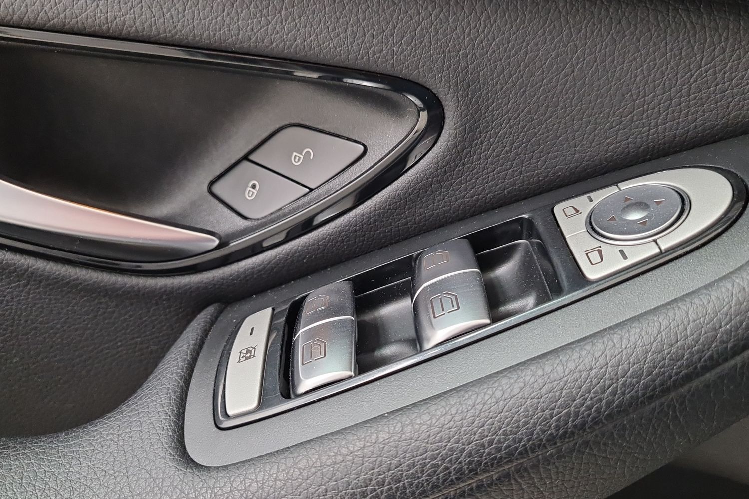 MERCEDES-BENZ C 2016