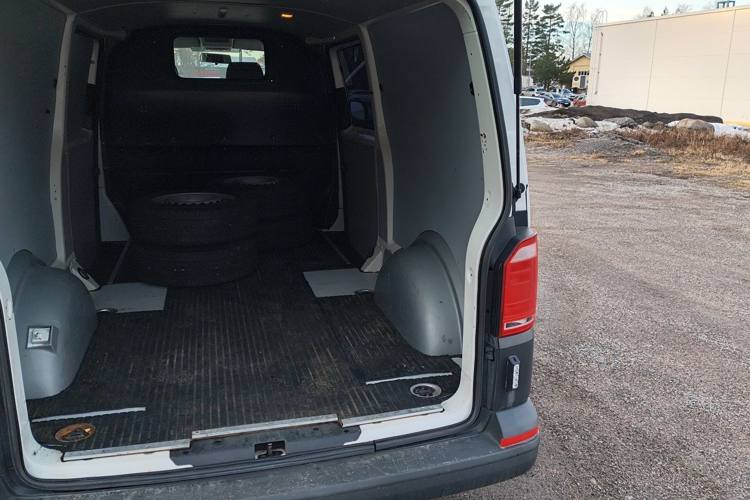 VOLKSWAGEN TRANSPORTER 2018