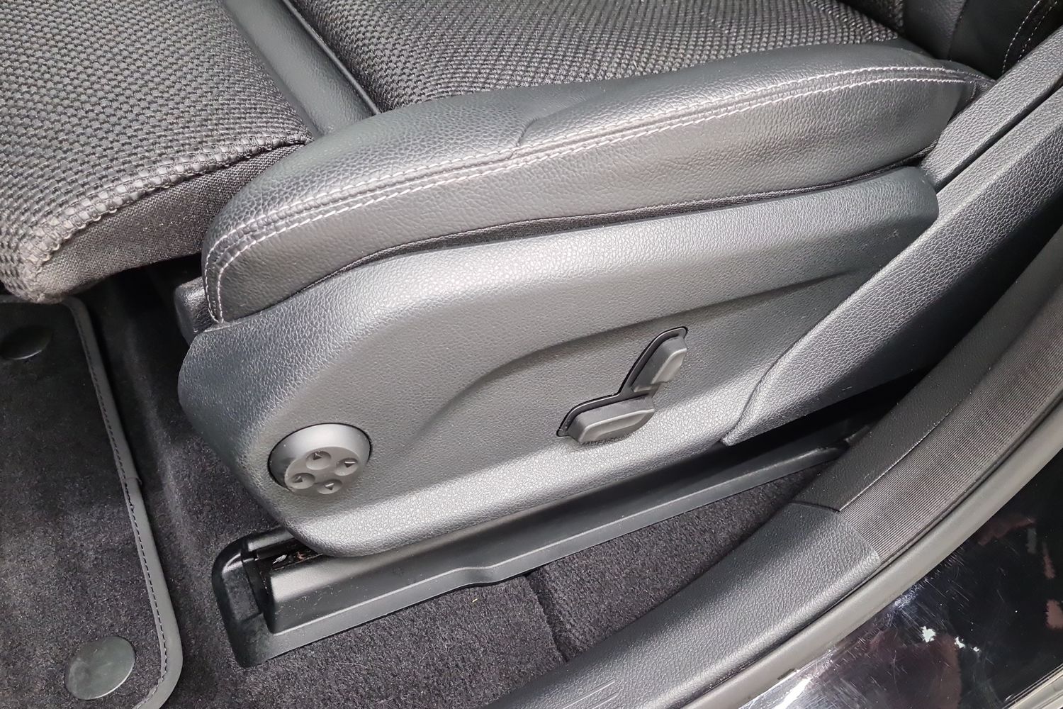 MERCEDES-BENZ GLC 2021