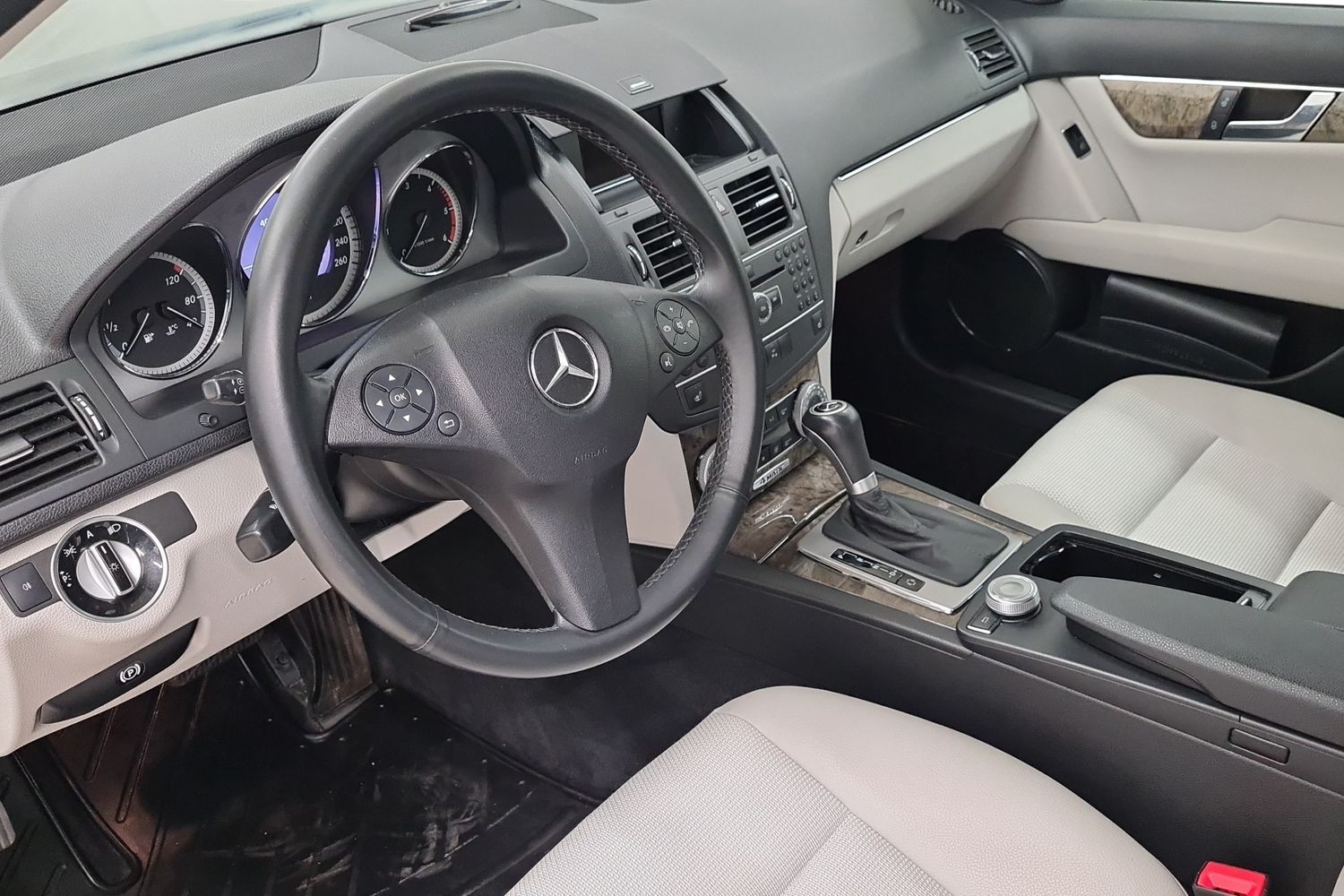 MERCEDES-BENZ C 2010