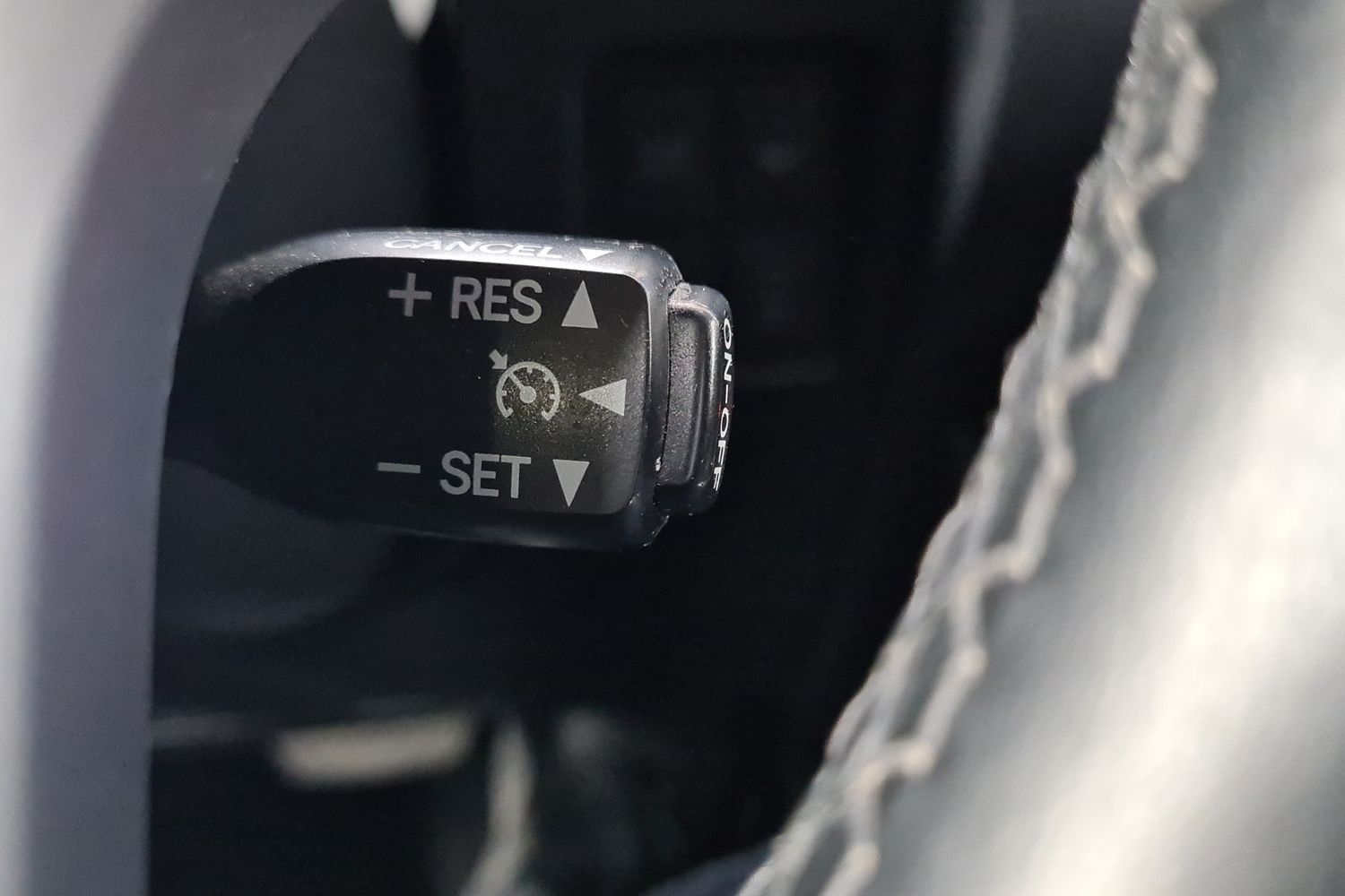 TOYOTA LAND CRUISER 2016