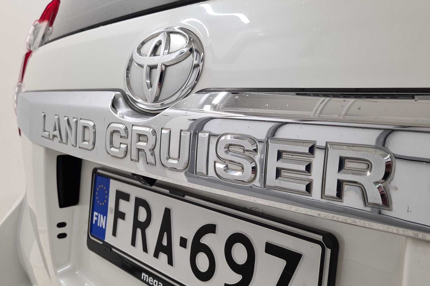 TOYOTA LAND CRUISER 2016