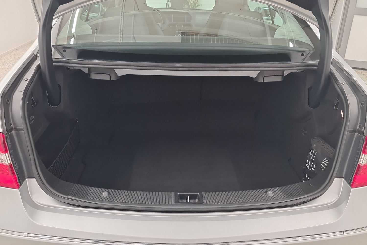 MERCEDES-BENZ E 2009