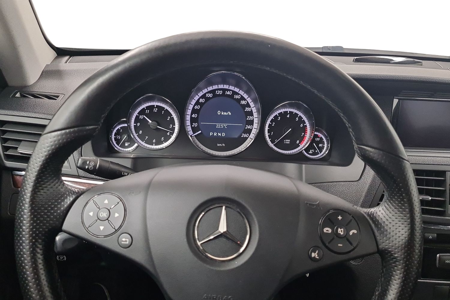 MERCEDES-BENZ E 2009