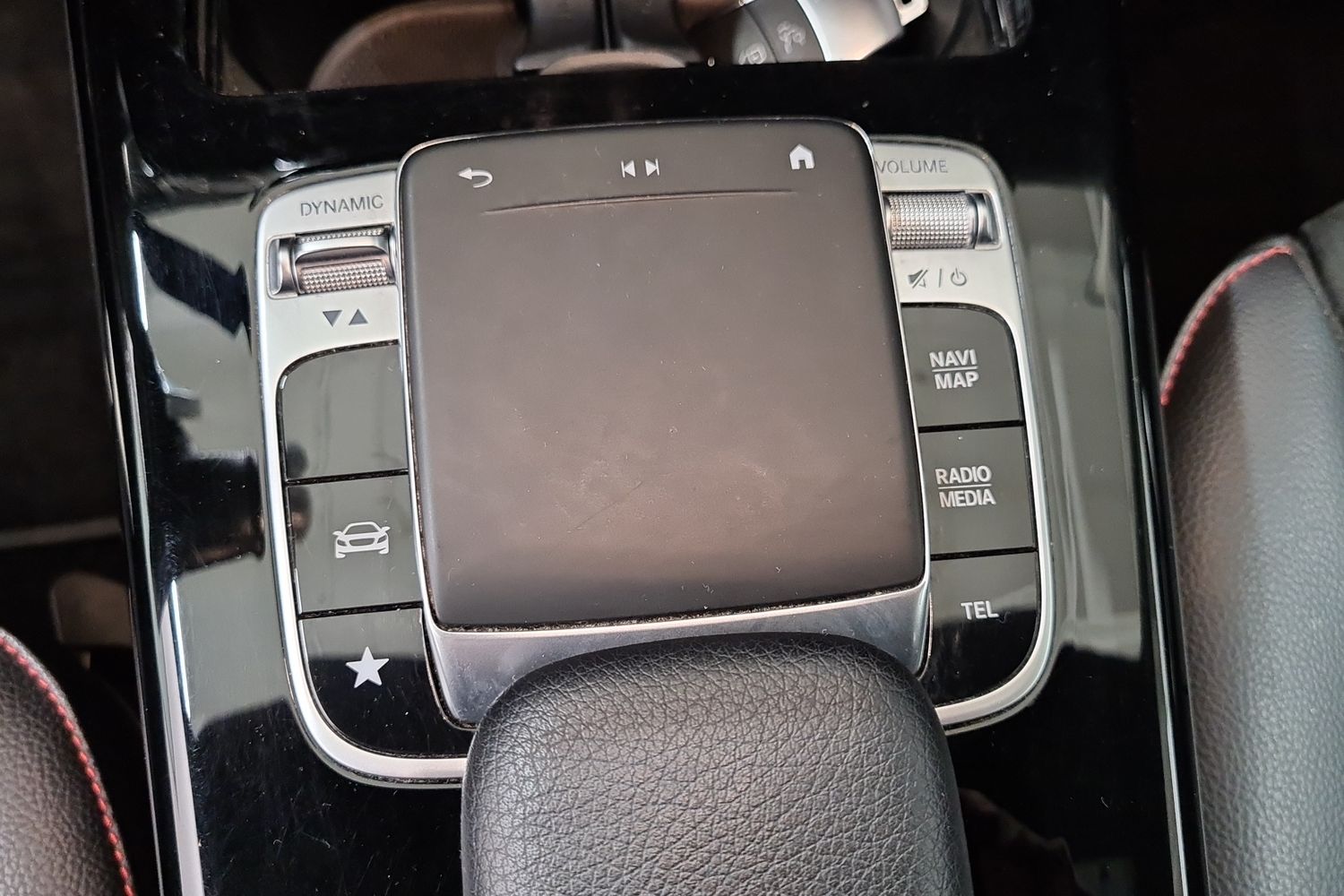 MERCEDES-BENZ A 2019