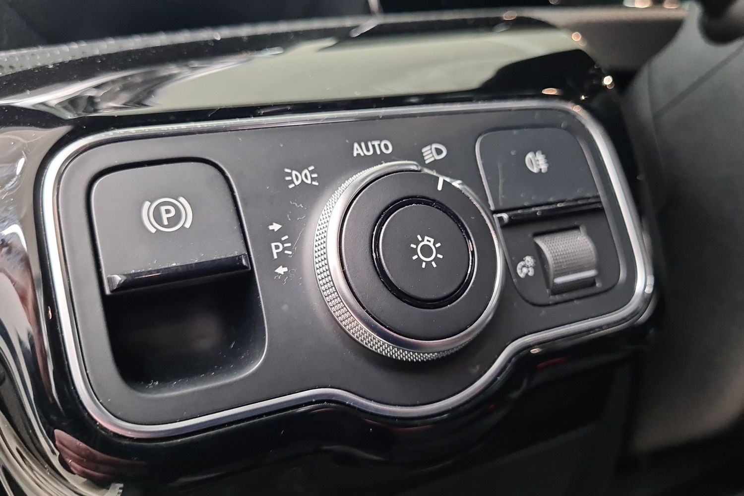 MERCEDES-BENZ A 2019