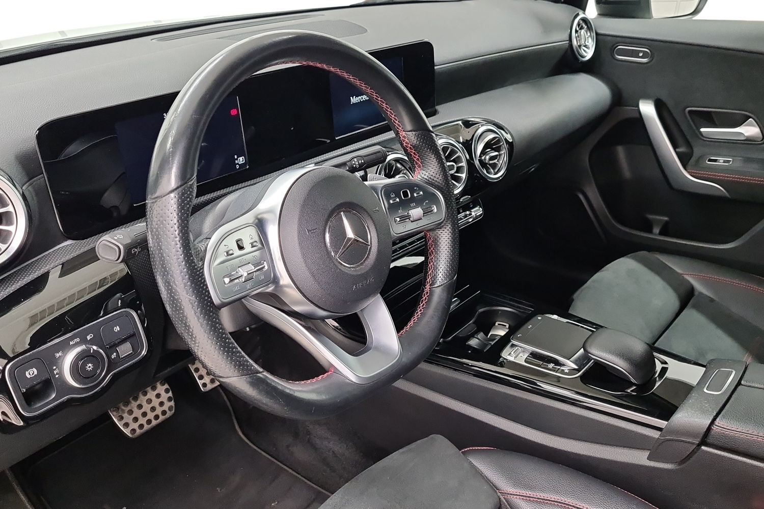 MERCEDES-BENZ A 2019