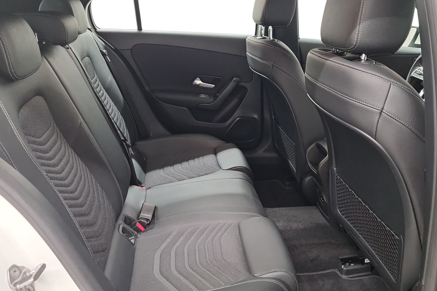 MERCEDES-BENZ A 2021