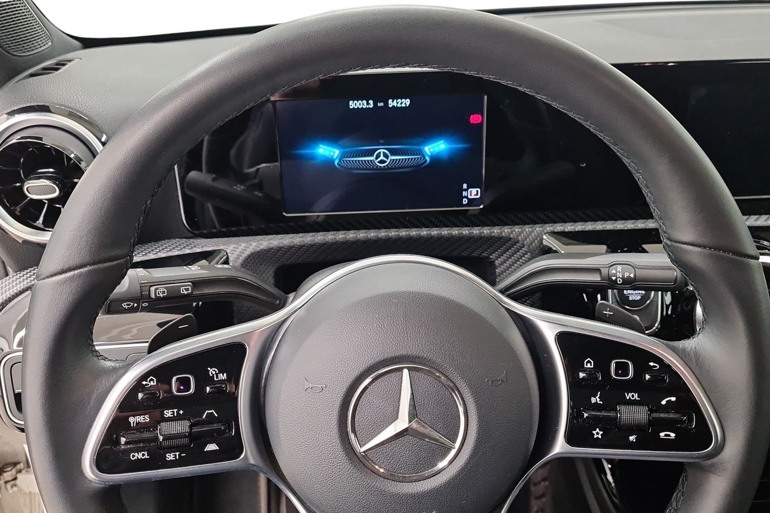 MERCEDES-BENZ A 2021