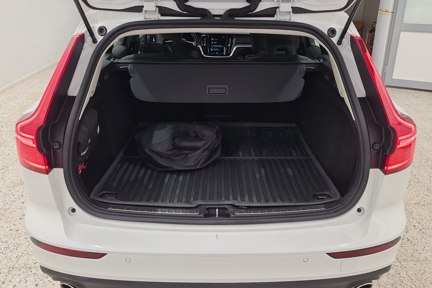 VOLVO V60 2020
