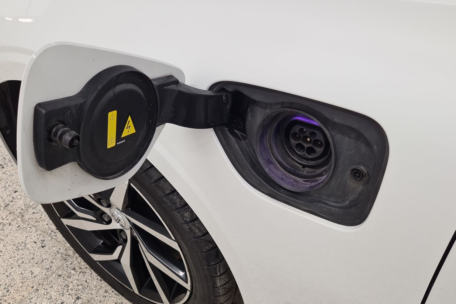 VOLVO V60 2020
