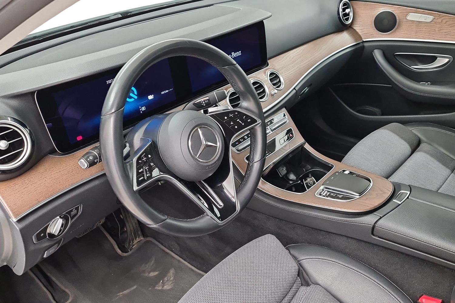 MERCEDES-BENZ E 2020