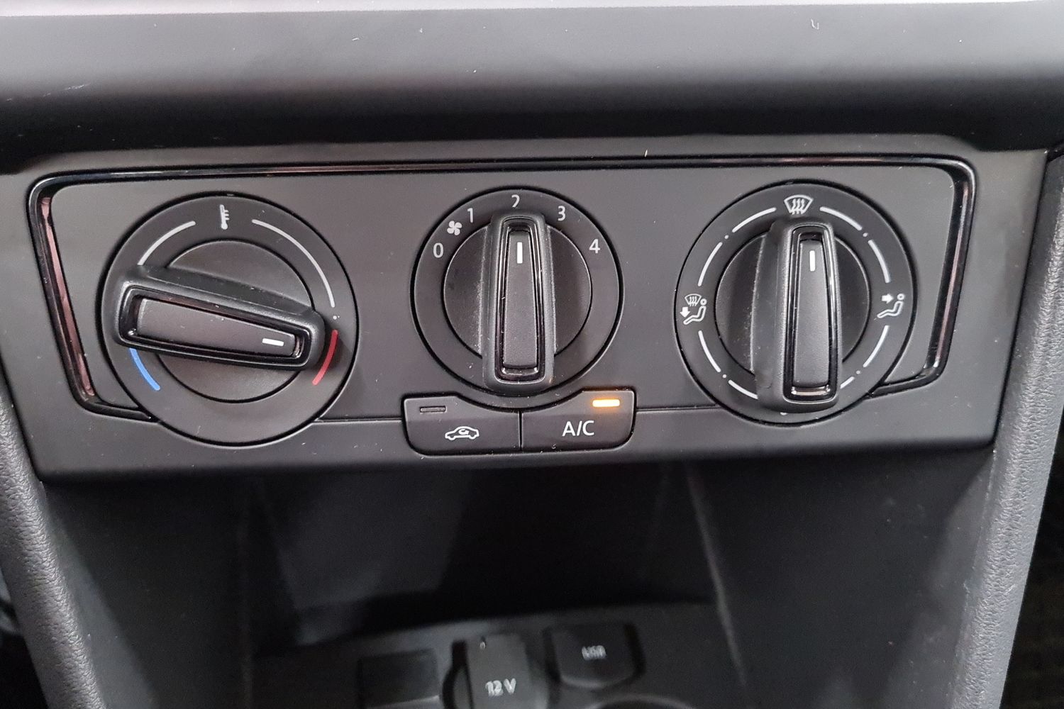 VOLKSWAGEN POLO 2017